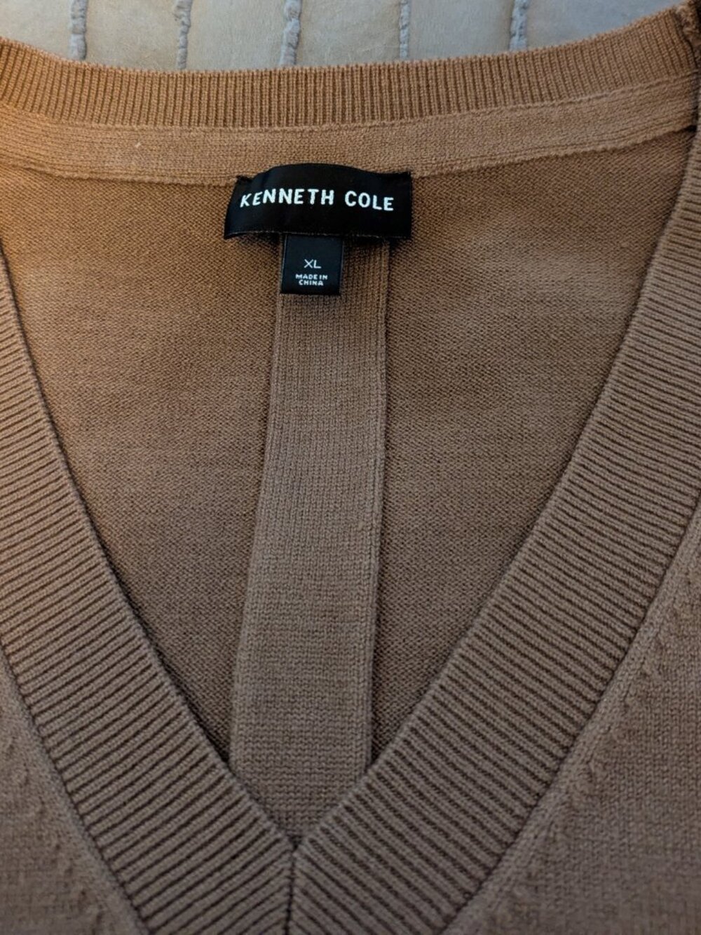 Kenneth Cole Brown V Neck Sweater New - Picture 6 of 7